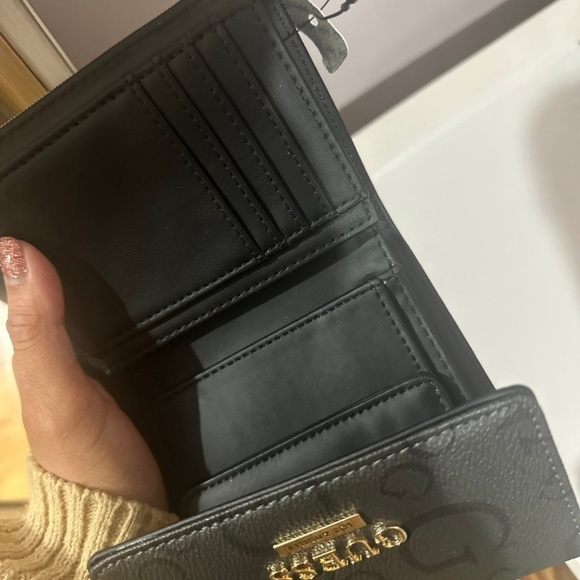 Black Guess Wallet - Picture 2 of 2